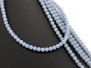 durchbohrte, kleine Angelitkugeln in Blau
