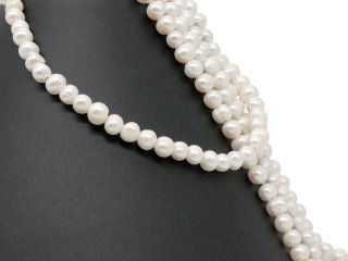 Cultured pearl strand - near round appr. 7x8 mm white, length 35 cm /7042