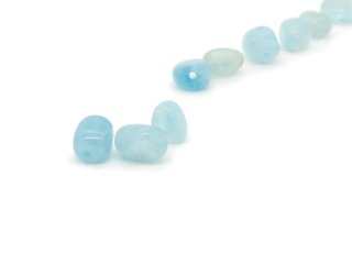 Drei kleine Aquamarinkiesel