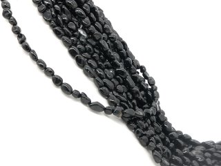 Pépites de pierres précieuses noires percées en tourmaline