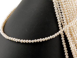Culture pearl strand - roundish 4 mm white, length 36 cm /7154