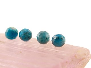 Apatit - facettierte Kugeln 5 mm meerblau, 4 Stk /4114s