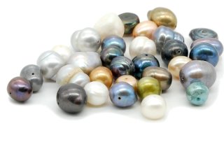 40 gram pierced, mixed cultured pearls