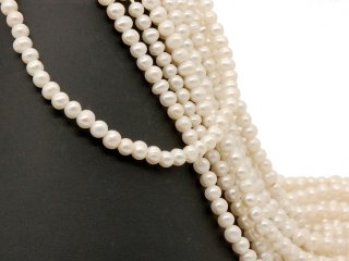 Cultured pearl strand - baroque 6x7 mm, white, lenght 35cm, drilling-2,5mm /7041