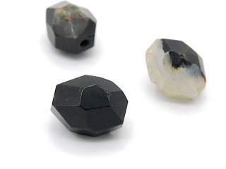 Achat - facettierter Brocken 15x20 mm schwarz und graugrün /5681s