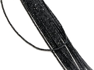 Cubes de tourmaline noire facettés et percés