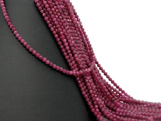 Rubin Strang - facettierte Kugeln 3 mm rubinrot, Länge 39 cm /2339