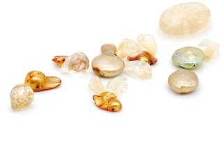 Mixed gemstones and pearls