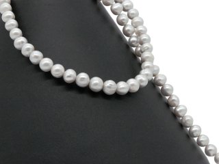Grandes perles de culture en gris clair