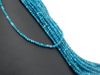 Glitzernde Apatit-Rondelle in Blau