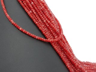 Rote, durchbohrte, facettierte Achatrondelle