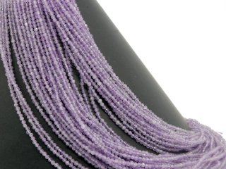 Facettierte, durchbohrte Amethystkugeln