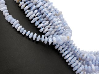 blaue, durchbohrte Chalcedone in Heishe-Form