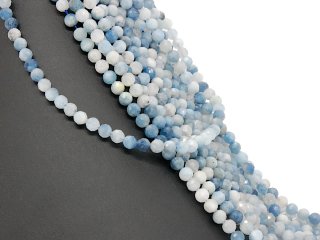 Funkelnde, blaue Aquamarinperlen