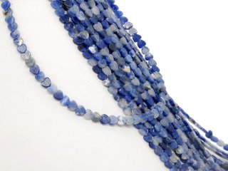 Coeurs percés en sodalite bleue et grise