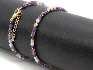 Bracelet de pierres précieuses composé daméthyste et de nacre