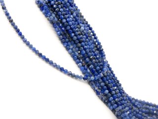 Funkelnder, blauer Edelsteinstrang mit Sodalith