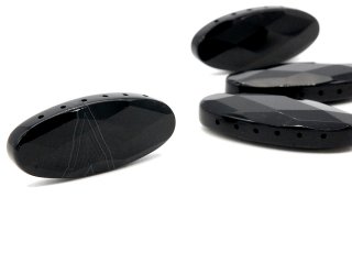 Disque dagate noir, facetté, ovale, percé