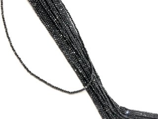 Durchbohrte, facettierte, schwarze Zirkonkugeln