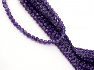 Violette, durchbohrte Amethystkugeln