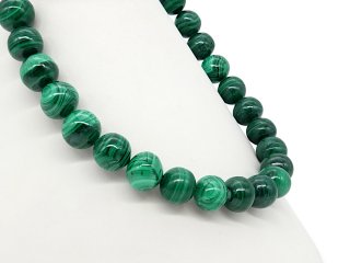 Boules de malachite verte percées