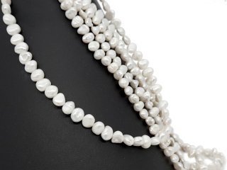 Petites perles de culture baroques percées blanches