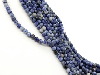 Funkelnde, blaugraue, durchbohrte Sodalithkugeln