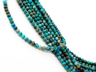 Durchbohrte Chrysokollkugeln in Blau und Grün