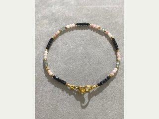 Zartes Armband mit kleinen Amethysten