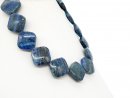Pierres de lapis-lazuli carrées percées