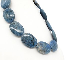 Ovale, durchbohrte Lapislazuli-Scheiben