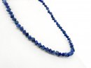 Cubes en lapis-lazuli percés en diagonale