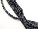 Perles bleues percées en pierre précieuse...