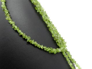 Grüne, durchbohrte, Peridotnuggets