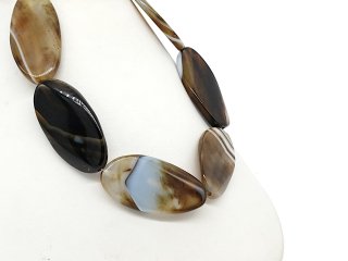 oval, drilled agate discs