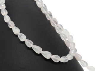 Gouttes de quartz rose percées et facettées