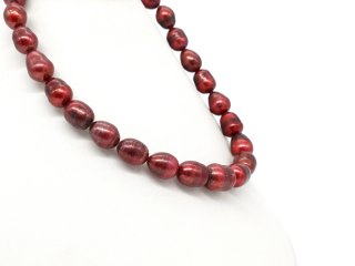 Rote, durchbohrte, barocke Zuchtperlen