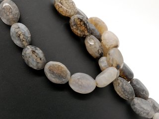 Oval faceted agates in grey with net pattern