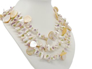 Three-row necklace with pearls, mother-of-pearl, fluorite and peridot