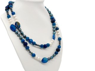 Endless necklace made of blue and white agates and cultured pearls