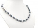 Collier - perles de coquillage (bleu-gris) 8 mm, fermoir...