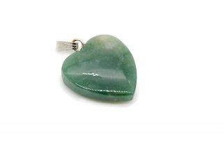 Jewellery pendant with heart-shaped aventurine in green