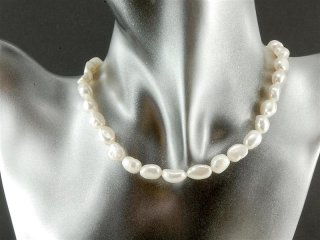 Cultured pearl strand - baroque flat, approx 9x12 mm, white /7061