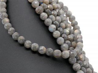 Grandes boules de labradorite percées et facettées